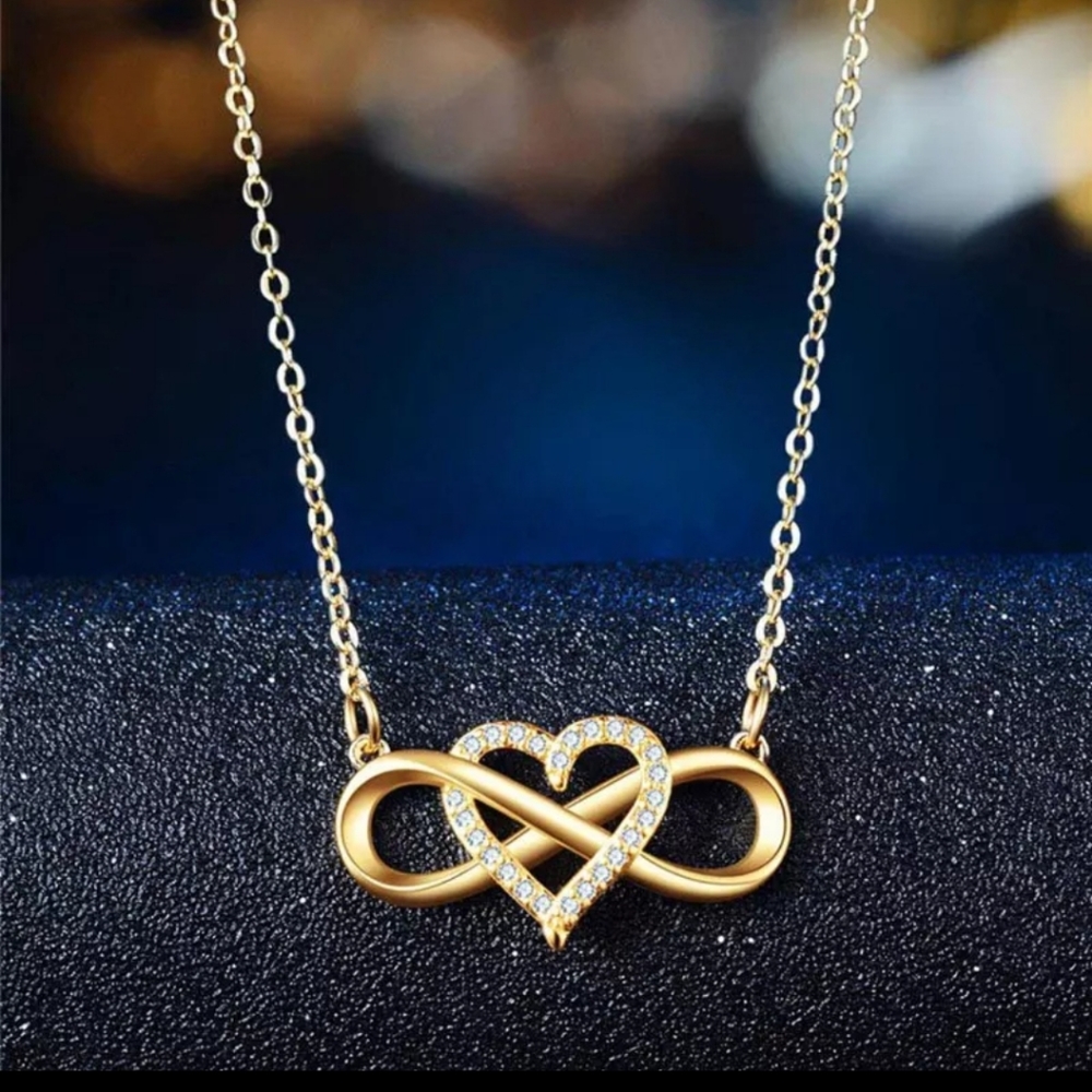 NEW Classic infinity love heart CZ necklace.
